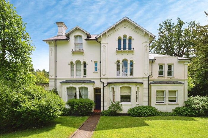 2 Bedroom Flat For Sale In Broadwater Down, Tunbridge Wells, TN2