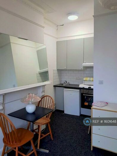 Studio To Rent In Rosendale Road, London, SE21