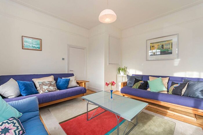 1 Bedroom Flat To Rent In Denver Road, Hackney, London, N16