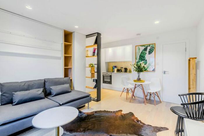 Studio To Rent In Talgarth Road, Barons Court, London, W14