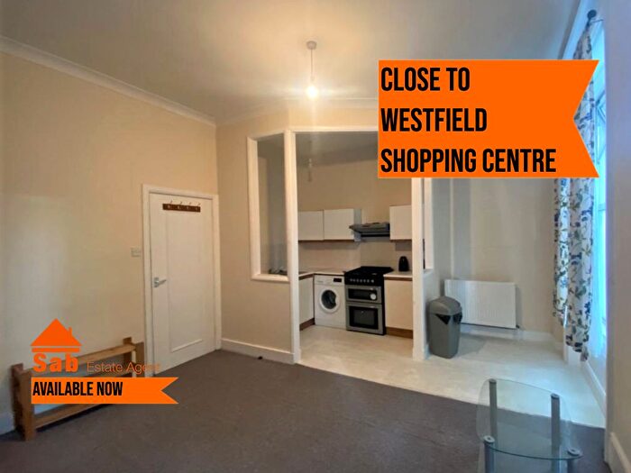 1 Bedroom Flat To Rent In Bamborough Gardens, London, W12