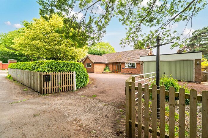 4 Bedroom Detached Bungalow To Rent In Meadow Brook, Holme Lane, Nottingham, NG12