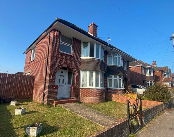 3 Bedroom Semi-Detached House To Rent In Wilton Crescent, Southampton, SO15