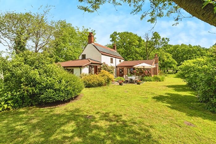 4 Bedroom Detached House For Sale In Decoy Road, Potter Heigham, Great Yarmouth, Norfolk, NR29