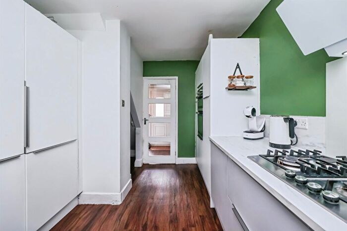 3 Bedroom Terraced House For Sale In Stirling Grove, Nottingham, NG11