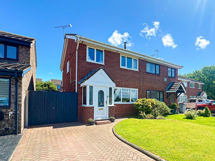 3 Bedroom Semi-Detached House For Sale In Littlemore Close, Wirral, CH49