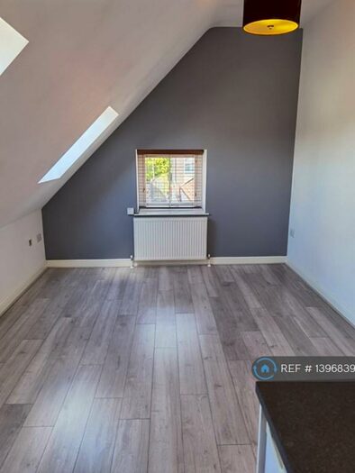 1 Bedroom Flat To Rent In Church Of The Nazerene, Bristol, BS4