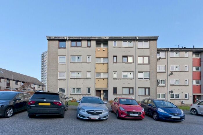 2 Bedroom Flat To Rent In Oldcroft Place, Aberdeen, AB16