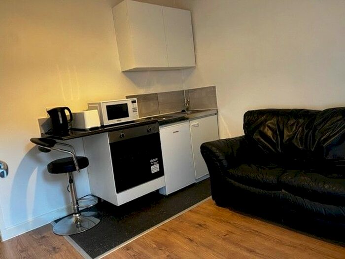 1 Bedroom Flat To Rent In Winslet Place, Oxford Road, Tilehurst, Reading, RG30