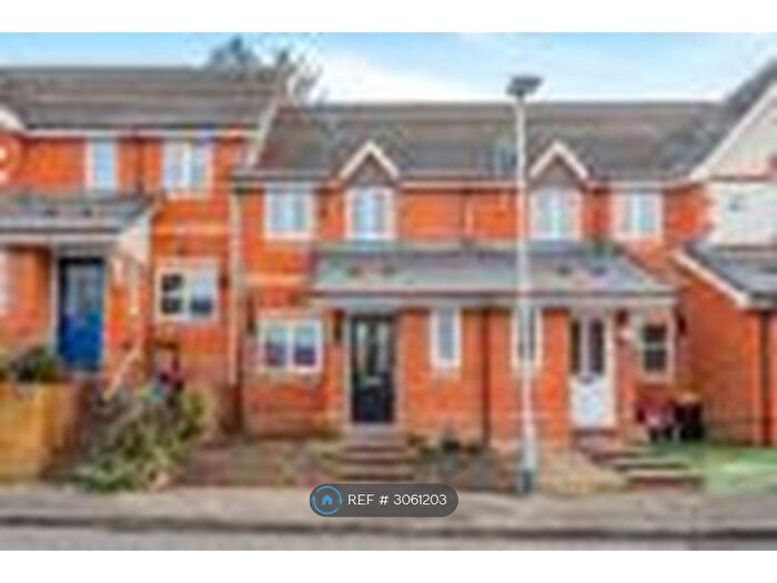 2 Bedroom Terraced House To Rent In Davy Close, Wokingham, RG40