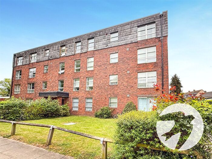 2 Bedroom Flat For Sale In Marlowe Gardens, London, SE9