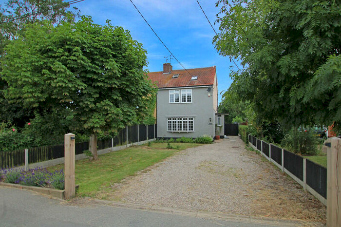 4 Bedroom Semi-Detached House For Sale In Fambridge Road, North Fambridge, CM3