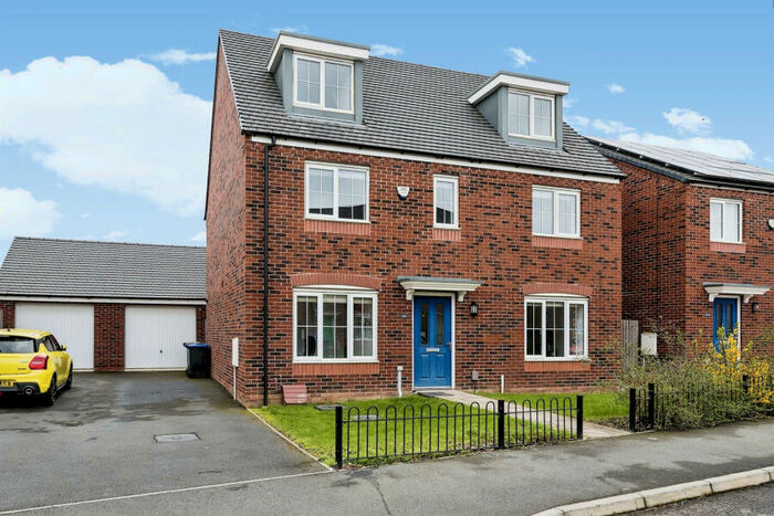 5 Bedroom Detached House To Rent In Mayfly Road, Northampton, NN4