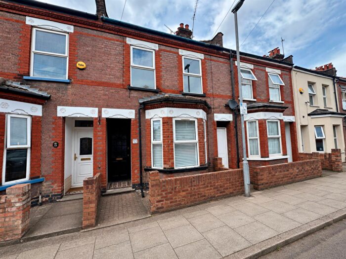 3 Bedroom Terraced House To Rent In Reginald Street, Luton, LU2