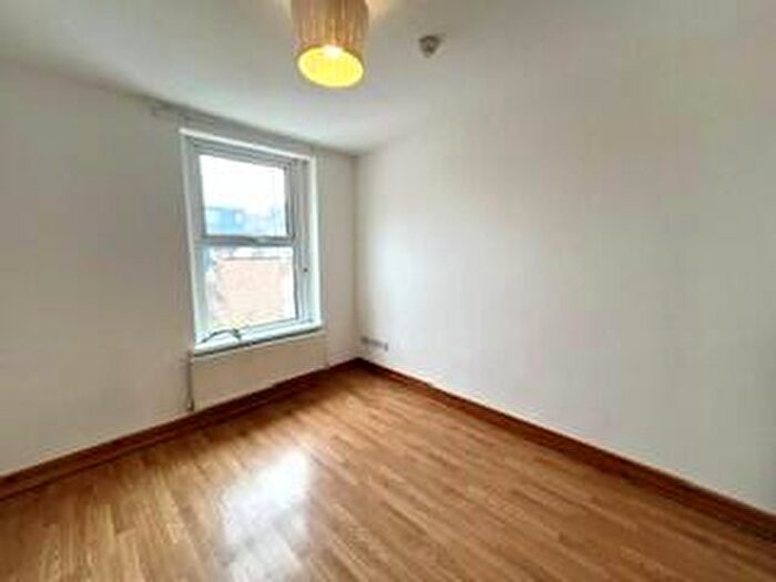 3 Bedroom Apartment To Rent In Stephenson Street, Cardiff, CF11