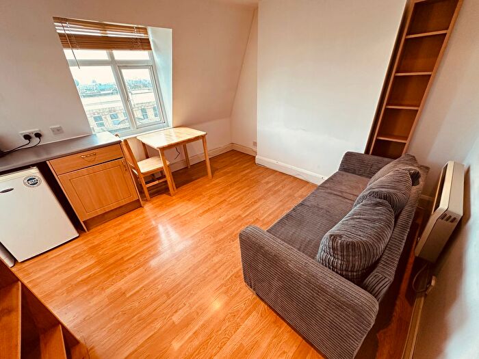 1 Bedroom Flat To Rent In Marlborough Road, Archway, N19