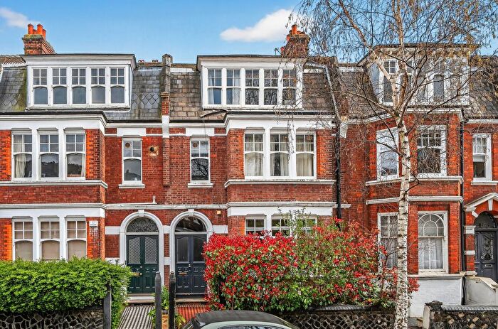 2 Bedroom Flat For Sale In Glenmore Road, Belsize Park, NW3
