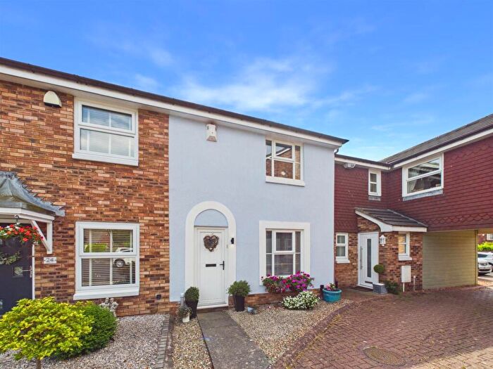 3 Bedroom Terraced House For Sale In Elford Close, Whitley Bay, NE25