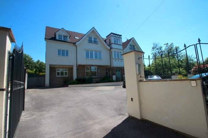 3 Bedroom Apartment To Rent In Kent Road, HG1