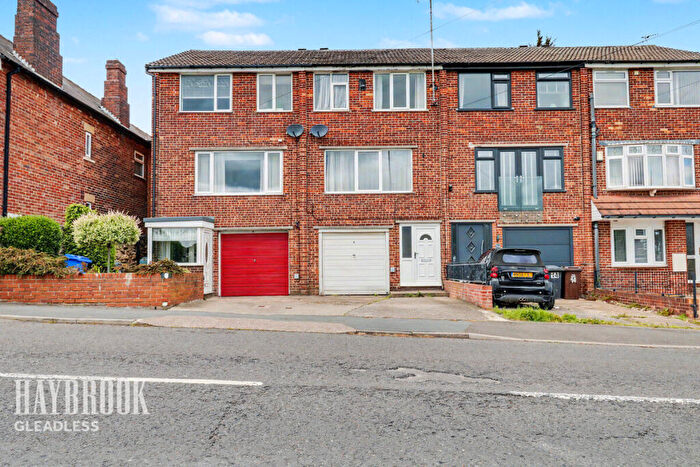 3 Bedroom Town House For Sale In Hollinsend Road, Sheffield, S12