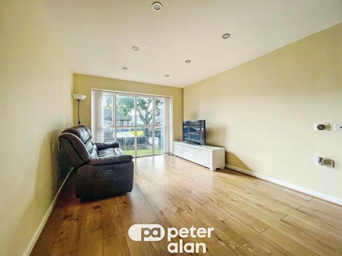 2 Bedroom Bungalow To Rent In Boncath Road, Llandaff North, CF14