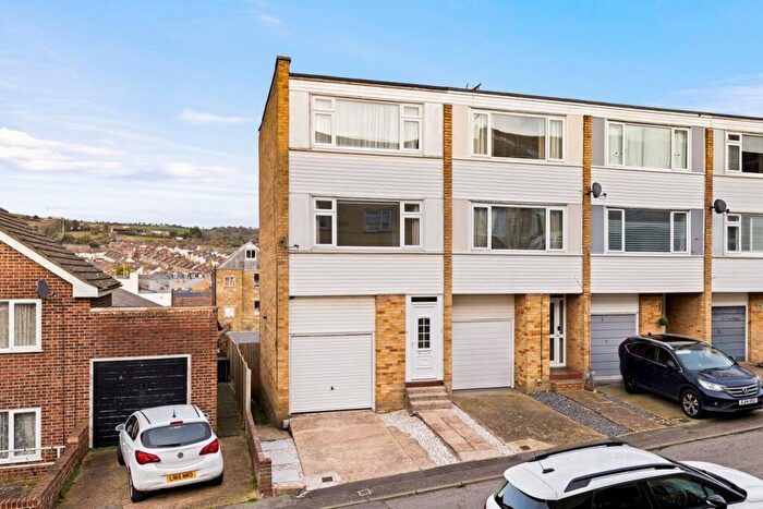 3 Bedroom End Of Terrace House For Sale In George Street, Dover, CT17