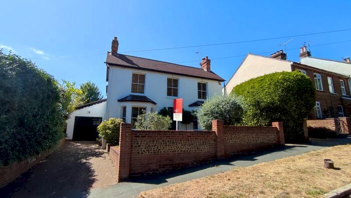 4 Bedroom Detached House To Rent In Upper Weybourne Lane, Farnham, GU9