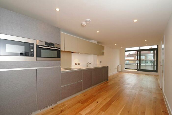 2 Bedroom Flat To Rent In Prebend Street, Islington, N1