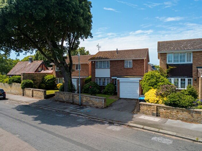 4 Bedroom Detached House For Sale In Goodwin Road, Ramsgate, CT11