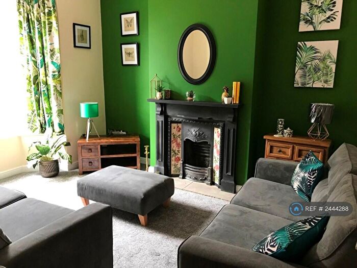 4 Bedroom Terraced House To Rent In Lea Road, Gainsborough, DN21