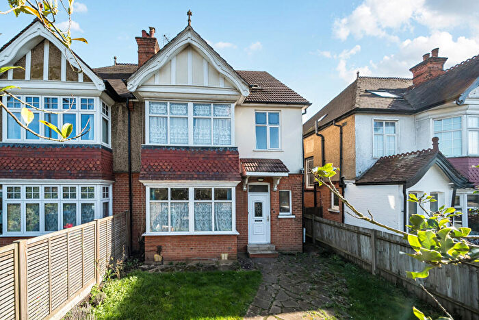 1 Bedroom Semi Detached House For Sale In Marsh Road, Pinner, HA5