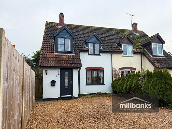 3 Bedroom Semi Detached House For Sale In Rosemary Lane, New Buckenham, NR16