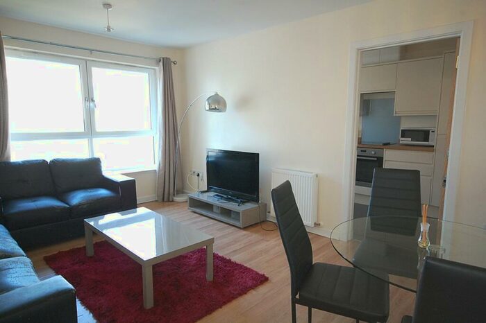 3 Bedroom Flat To Rent In St Peters Square, - St Peters, City Centre, Aberdeen, AB24