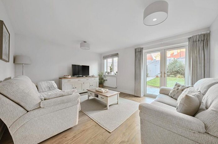 2 Bedroom End Of Terrace House For Sale In Highwood Avenue, North Stoneham Park, Eastleigh, SO50
