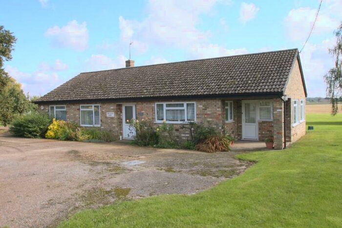 2 Bedroom Detached Bungalow To Rent In Bluntisham Road, PE28