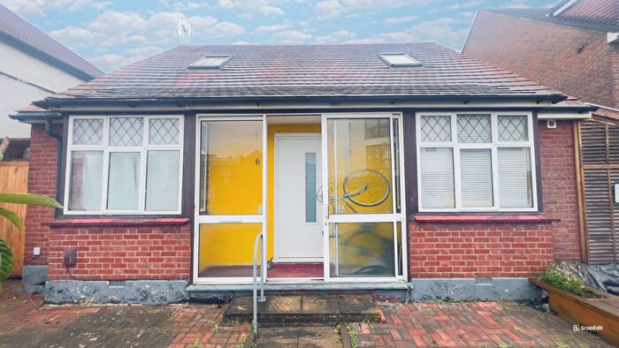 Studio To Rent In Claremont Avenue, New Malden, KT3