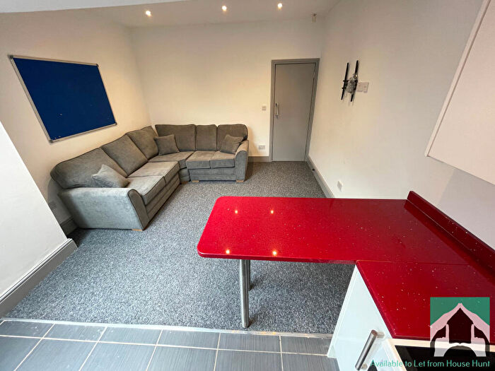 6 Bedroom Terraced House To Rent In Exeter Road, Birmingham, B29
