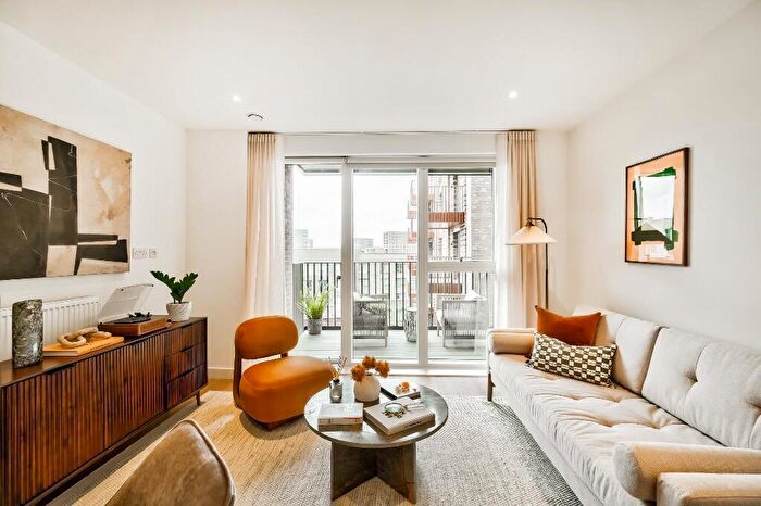 1 Bedroom Apartment For Sale In - Upper Dock Walk, , London, E16