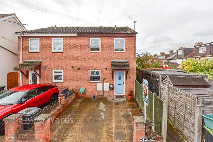 3 Bedroom Semi-Detached House For Sale In Alma Road, Eccles, Aylesford, Kent, ME20