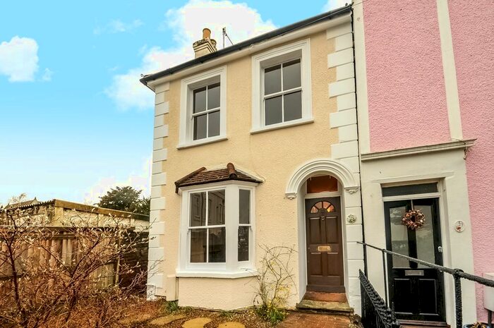 2 Bedroom End Of Terrace House To Rent In Warren Road, Reigate, RH2