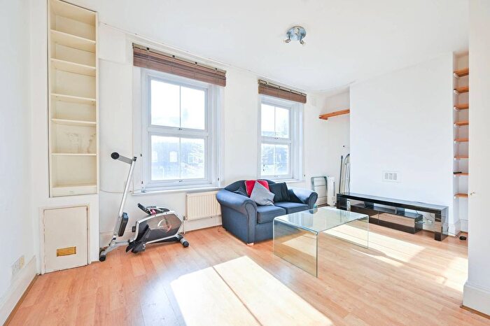 1 Bedroom Flat To Rent In Tower Bridge Road, Bermondsey, London, SE1