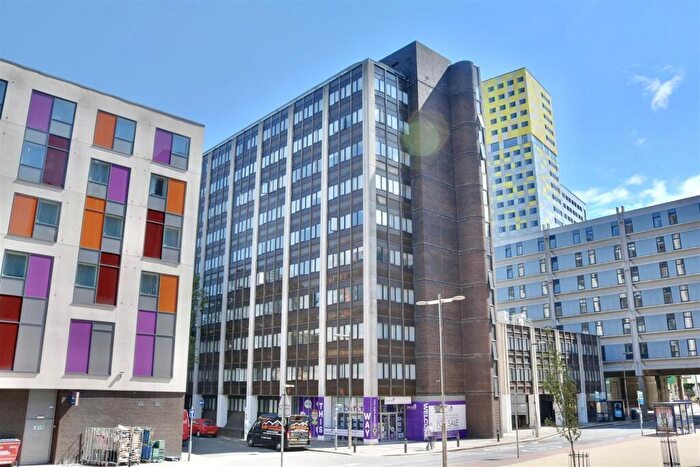 2 Bedroom Flat For Sale In Enterprise House, Isambard Brunel Road, PO1