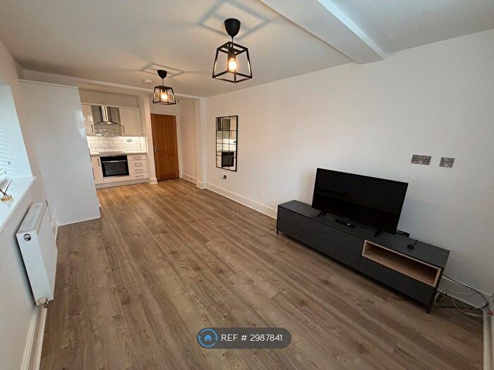 2 Bedroom Flat To Rent In West Bridgford, Nottingham, NG2