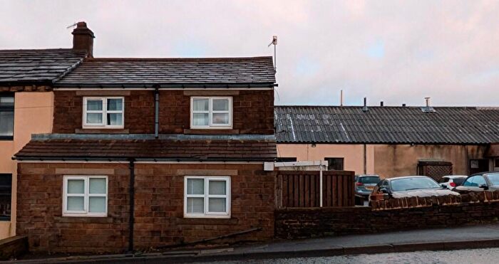 2 Bedroom Semi-Detached House For Sale In Keelham, Bradford, BD13