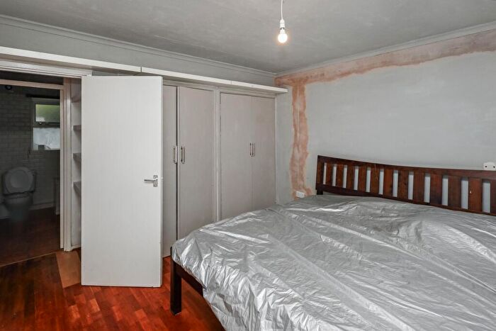 1 Bedroom Flat For Sale In Langdon Court, Harlesden, London, NW10