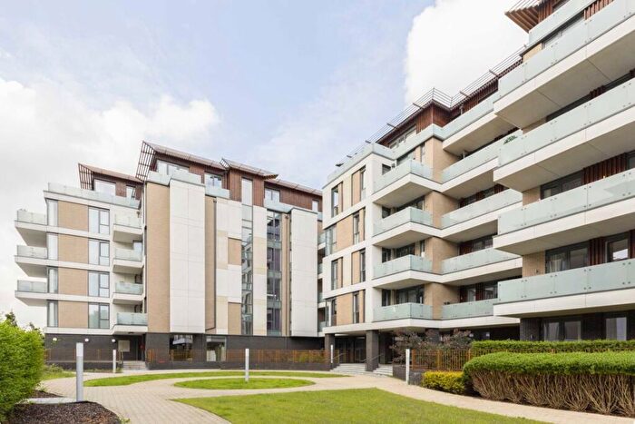 3 Bedroom Flat To Rent In Quebec Way, Surrey Quays, SE16