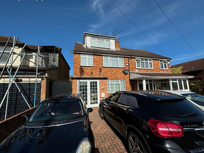 4 Bedroom Semi-Detached House To Rent In Hatton Road, Bedfont, Feltham, TW14