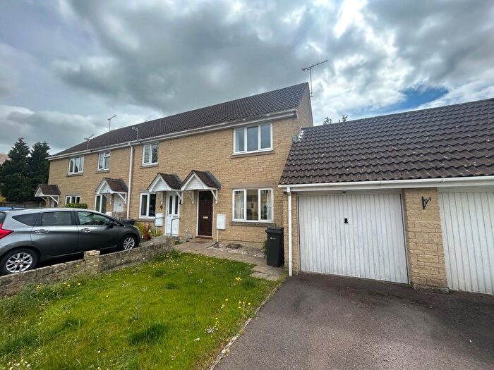 3 Bedroom End Of Terrace House For Sale In Reeves Close, Cirencester, Gloucestershire, GL7