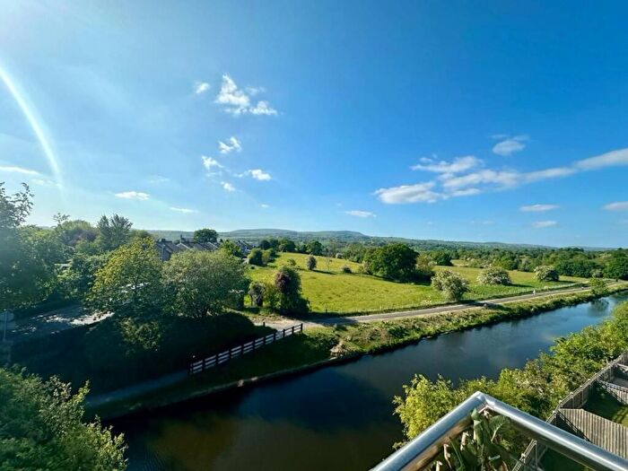 2 Bedroom Flat For Sale In Marina View, Burnley, BB12