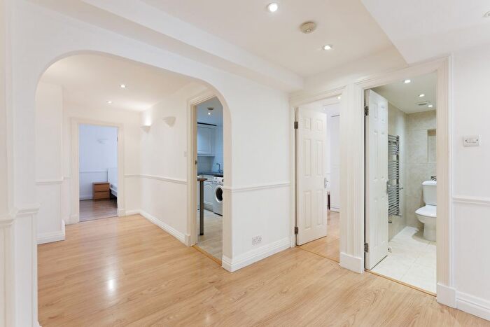 2 Bedroom Flat To Rent In Edgware Road, London, W2